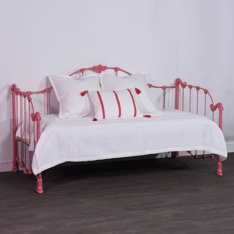 Medallion Iron Daybed in Coral